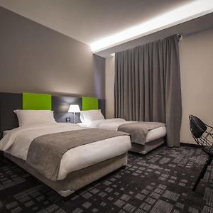 Premium Twin Studio
